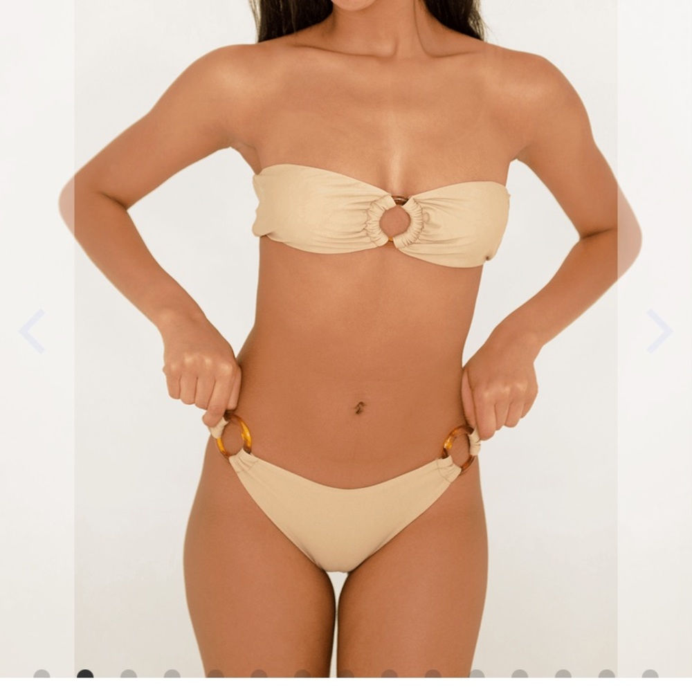 BRAND NEW + NEVER WORN. Size medium Aurelle bikini